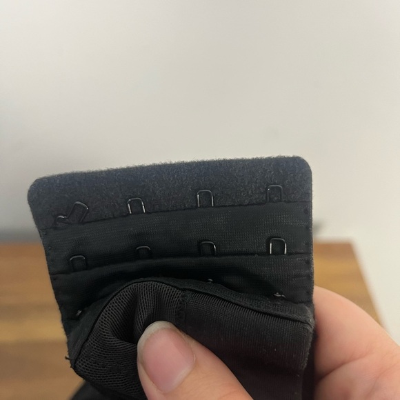 Cacique bundle of 4 lightly lined bras size 44H - Picture 16 of 16